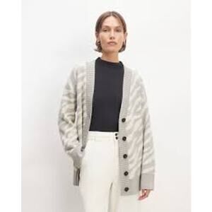 Everlane NWT The Alpaca Tiger Jacquard Cardigan M - Grey Snow Animal Print